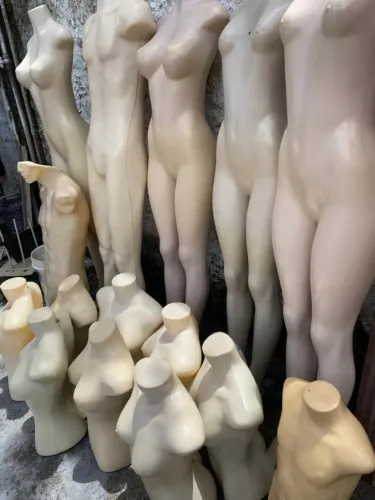Manequins 16 a venda
