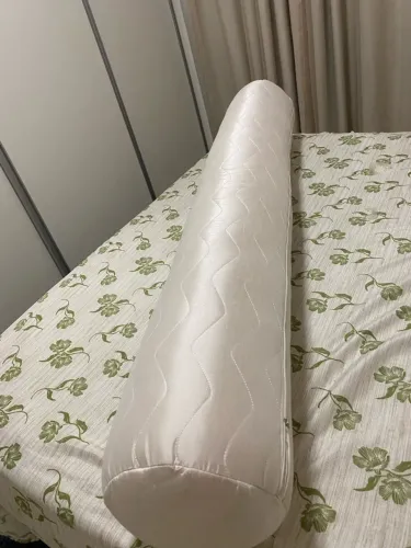 Rolo decorativo para cama