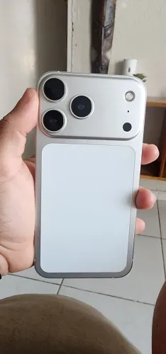 Vendo ou troco Xr na carcaça do 17 pro