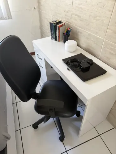 Mesa e cadeira de estudo