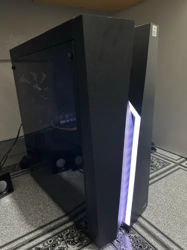 PC GAMER + MONITOR 75hz