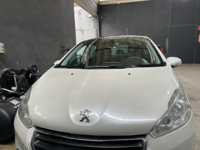 Vende-se capô do peugeot 208