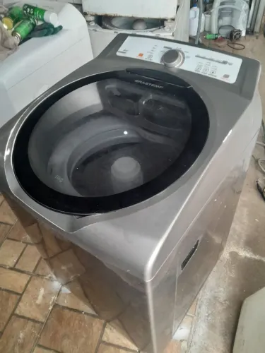 Vendo essa máquina Brastemp 11 kg funcionando perfeitamente faço entrega