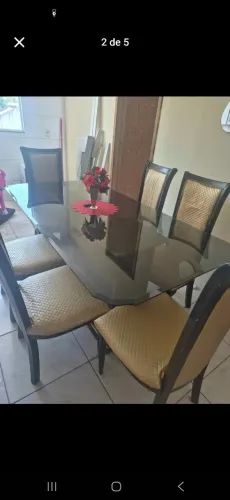 Mesa com 6 cadeiras