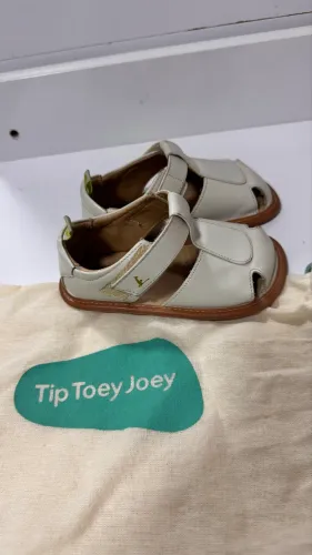Sandália Couro Tip Toey Joey