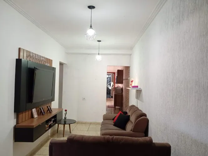 CASA À VENDA - JARDIM REGINA - PINDAMONHANGABA/SP
