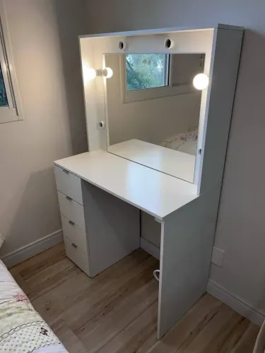 Camarim / penteadeira em perfeitas condições 