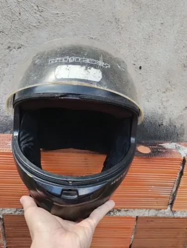 Vendo capacete em boas condições
