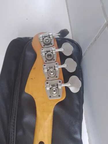 Baixo Giannini vintage AE08!