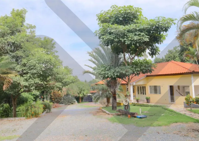 Chácara com 6 dormitórios à venda, 2250 m² por R$ 2.400.000,00 - Jardim Celeste - Sorocaba