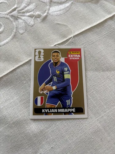 Figurinha legend ouro do Mbapee