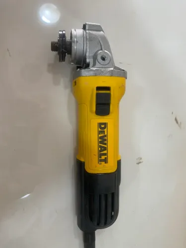 Esmerilhadeira angular DeWALT