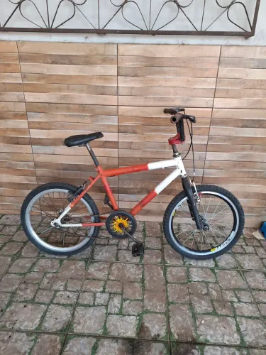 Bicicleta aro 20. Chama que dá negócio