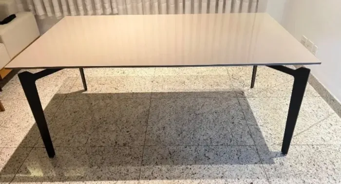 Mesa de jantar retangular