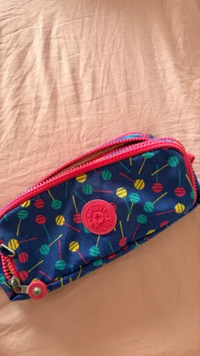 Estojo Kipling Usado Original - Super espaçoso e organizado