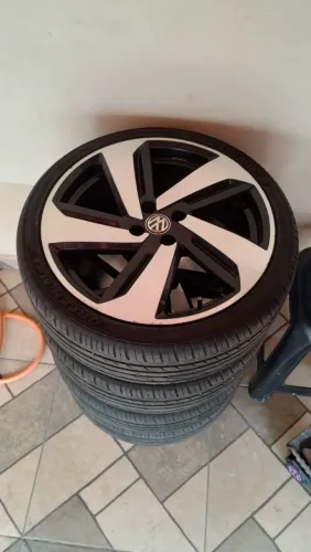 JOGO DE RODAS ARO 18 GOLF GTI 