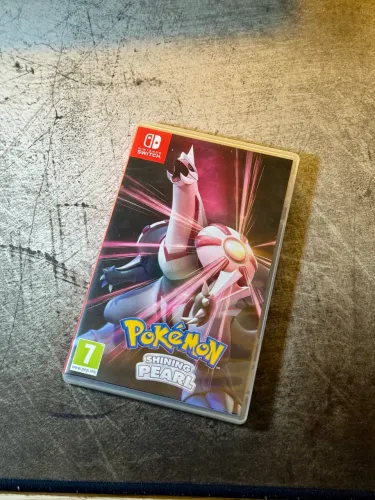 Vendo ou troco Pokémon Shining Pearl - jogo de Nintendo Switch
