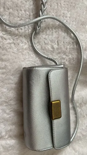 Bolsa prata com alça excelente estado