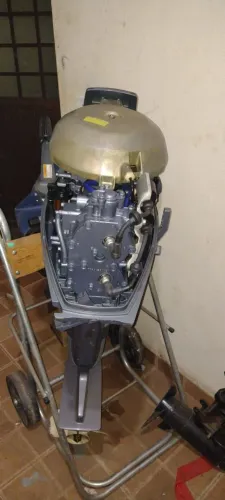 Vende-se motor de barco completo com nota fiscal.