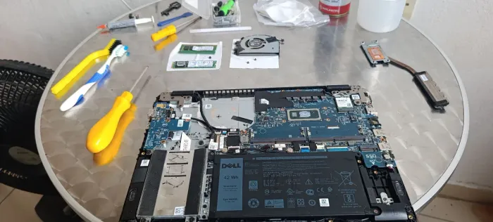 TÉCNICO EM INFORMÁTICA À DISPOSIÇÃO 