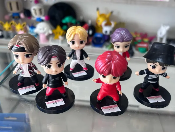 Coleção Tiny Tan Bts 6 Bonecos Com Base Jung-kook, V, Jimin