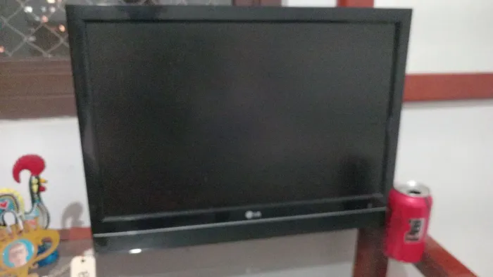 Monitor lg!! Com som acoplado!!