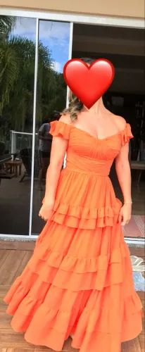 Vestido de festa maravilhoso feito por costureira