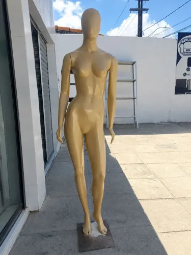 Manequim feminino