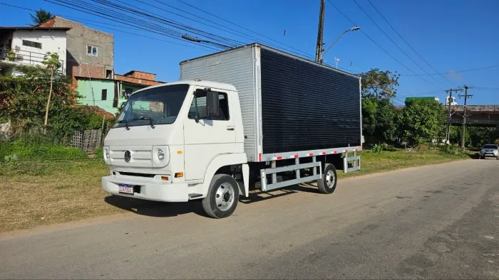 Caminhão Baú 150 mil reais