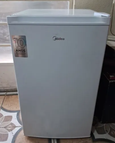 Vendo frigobar midia