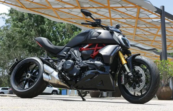 Diavel 1260s único dono 4mil km todas revisões feitas na concessionária 