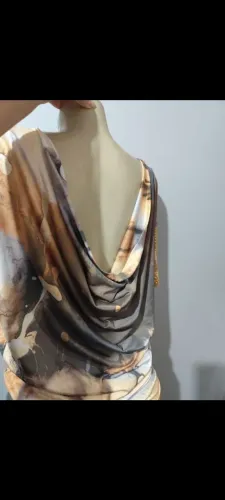 Vestido lança perfume