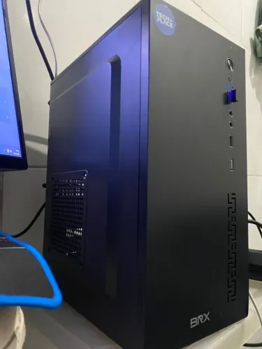 Computador (CPU) + Tela (Pc de entrada)