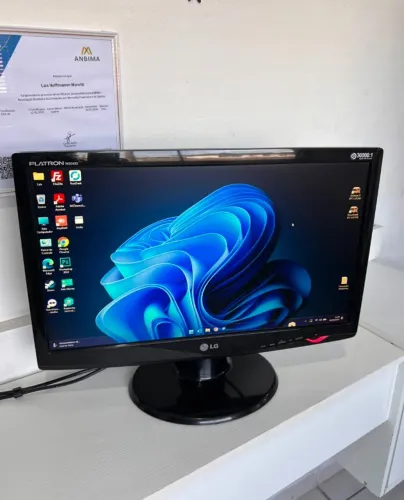 Monitor LG 20" - HD+ 1600px