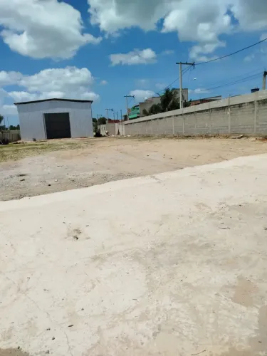 ALugo galpão de 2500m2 de área total Macaé Linha Azul