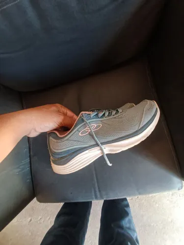 Tênis feminino 37