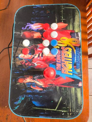 Controle arcaide com muitos jogos na memória