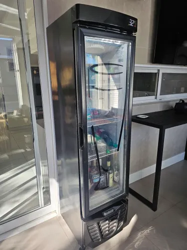 Cervejeira Gelopar 1 Porta 230L Preto