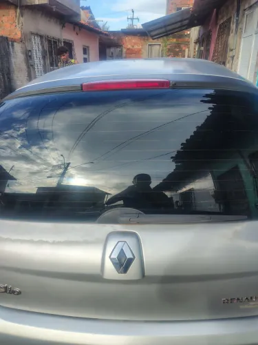 Renault Clio Hi-flex 1.0 16V 5P 2011