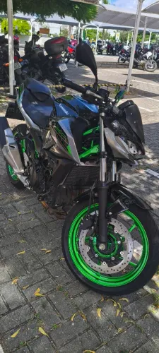 Kawasaki Z500 SE 2025 - Único Dono - 3.500 km