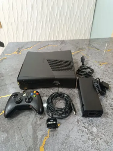 Xbox 360 Slim 500GB Desbloqueado RGH + 85 Jogos (Pronto para Jogar)