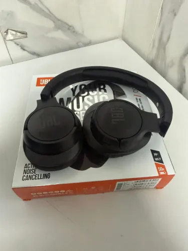 Fone de ouvido JBL via bluetooth