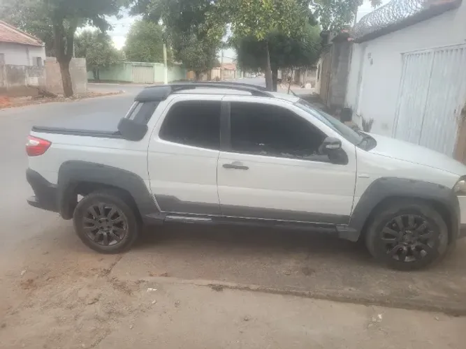 Fiat Strada Adventure1.8/ 1.8 Locker Flex CD 2015