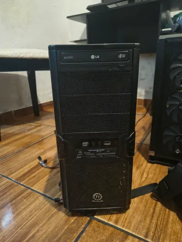 Gabinete ATX Thermaltake