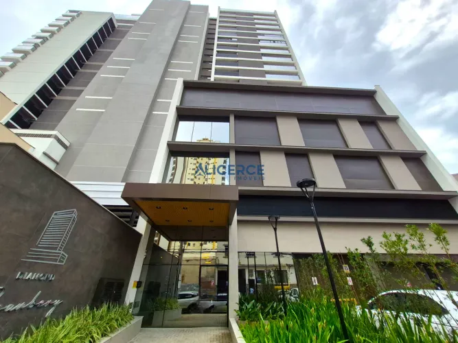 Apartamento com 03 quartos, 02 vagas garagem e área de lazer completa no Centro