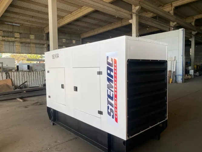 Gerador de energia 180 kVA