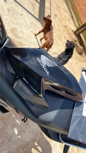 Aba do tanque, fan 160 2023, lado esquerdo  