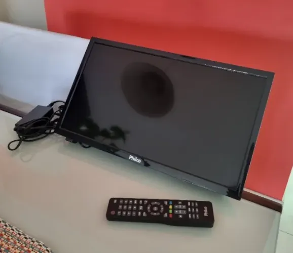 TV LED 20" HD Philco PH20U21D - HDMI / USB / Conversor Digital Integrado - Sem Base