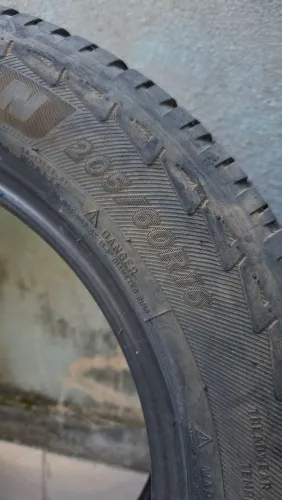 Pneus 205/60 R16 usados. Valor a negociar