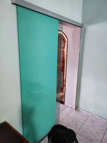 Porta de vidro blindex